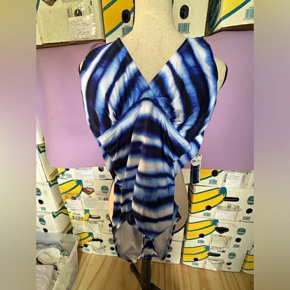 NWT Sonnet Shores